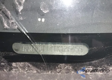 2001 Ford Escape Xls from USA, damaged, VIN 1FMYU01141KA26455